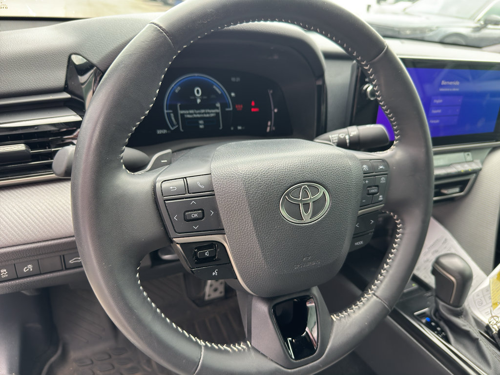 Used 2025 Toyota Camry SE w/ Multimedia Upgrade Package FWD image 13