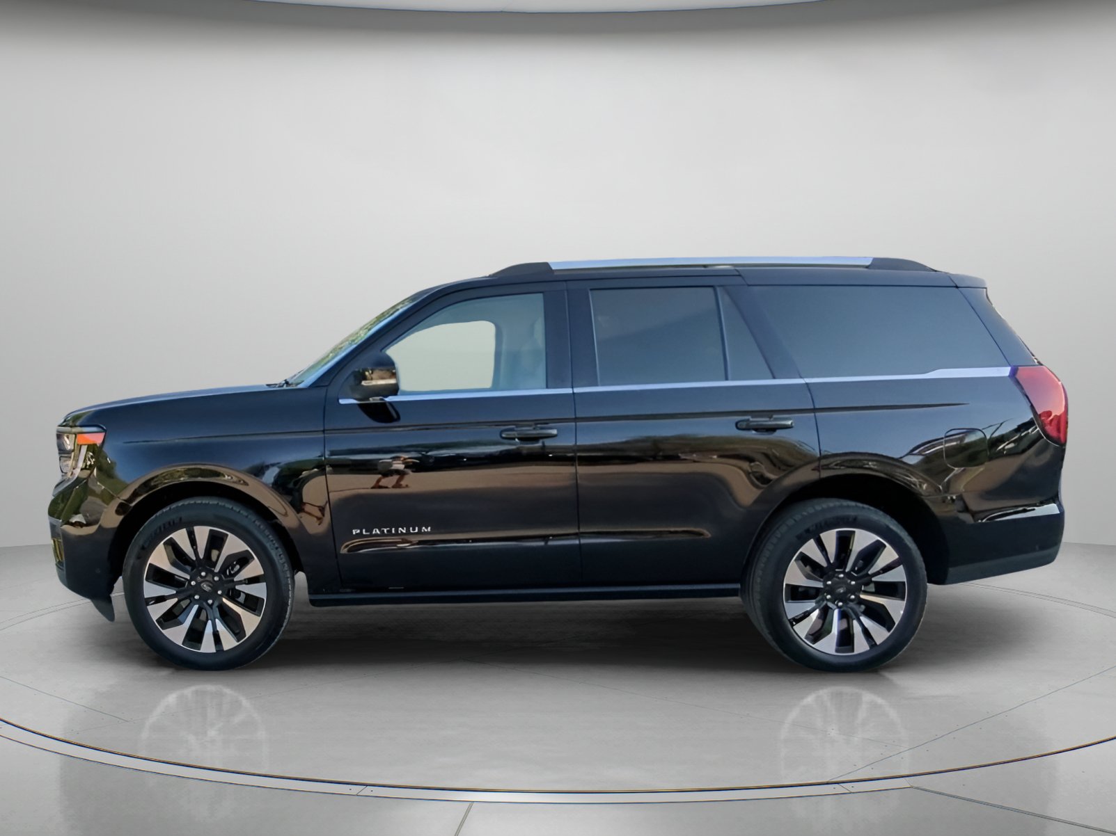 Certified 2025 Ford Expedition Platinum w/ Driver's Package AWD/4WD image 16