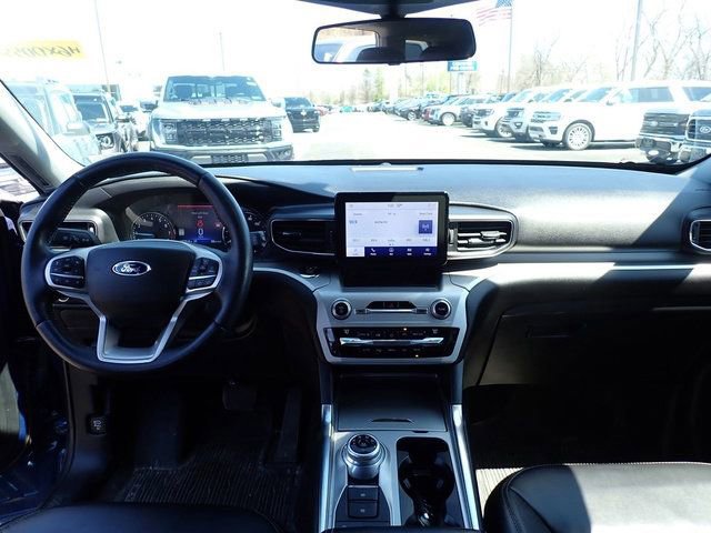 Certified 2021 Ford Explorer XLT w/ Equipment Group 202A image 13