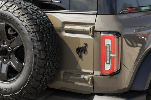 Certified 2025 Ford Bronco Outer Banks AWD/4WD image 13
