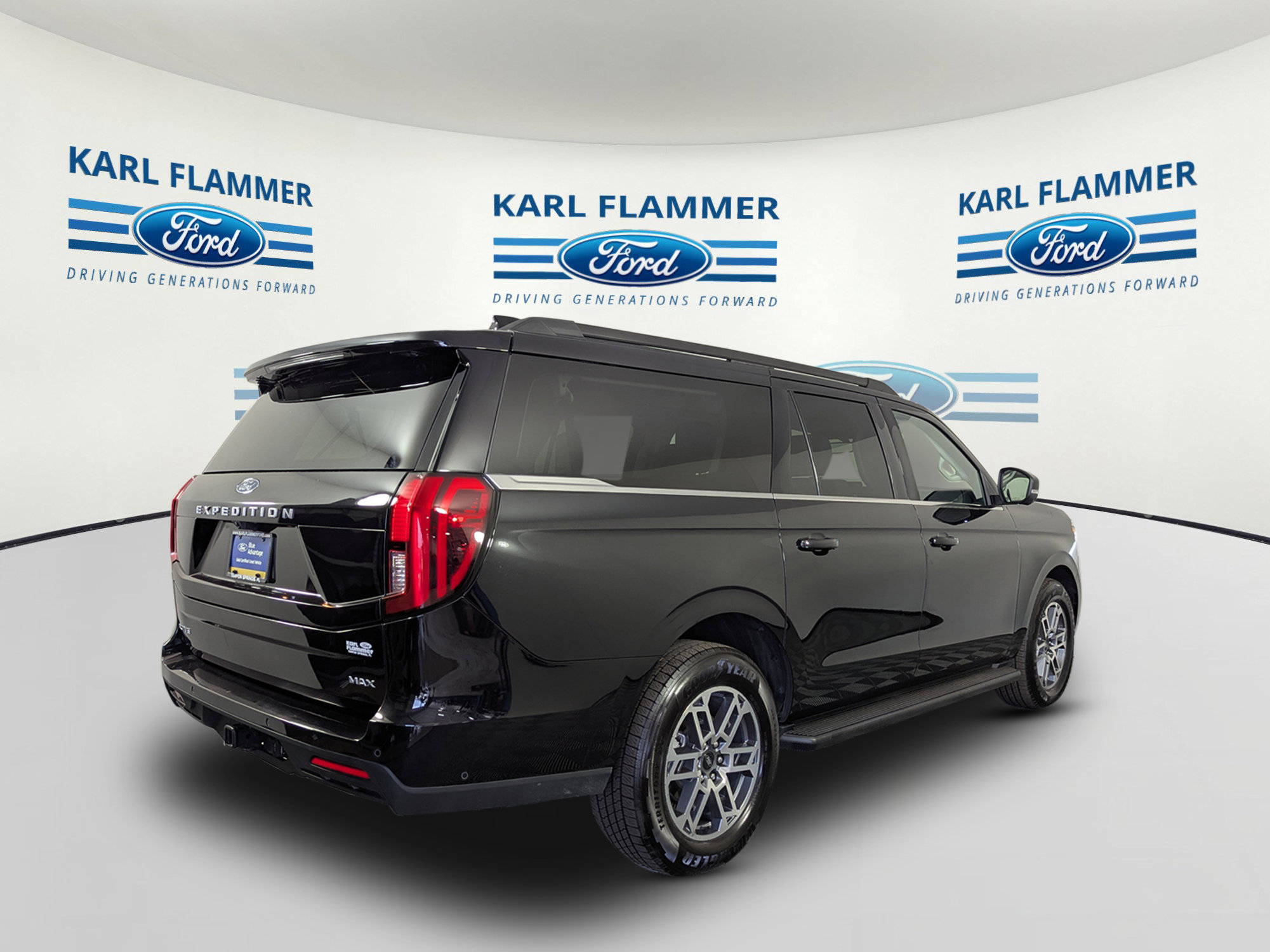 Certified 2025 Ford Expedition Max Active RWD image 3