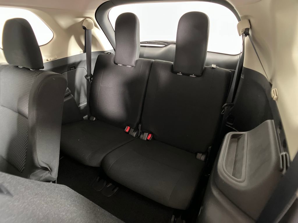 Used 2018 Mitsubishi Outlander ES image 29