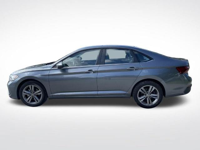 Used 2024 Volkswagen Jetta SE FWD image 8