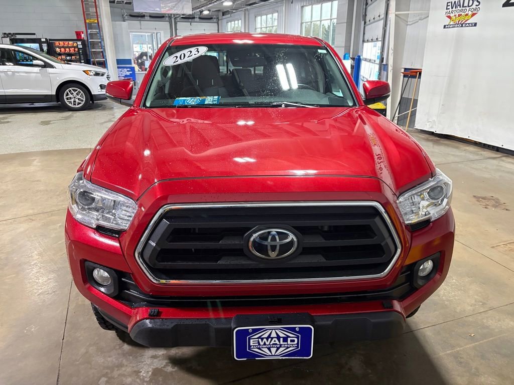 Used 2023 Toyota Tacoma SR5 w/ Technology Package AWD/4WD image 9