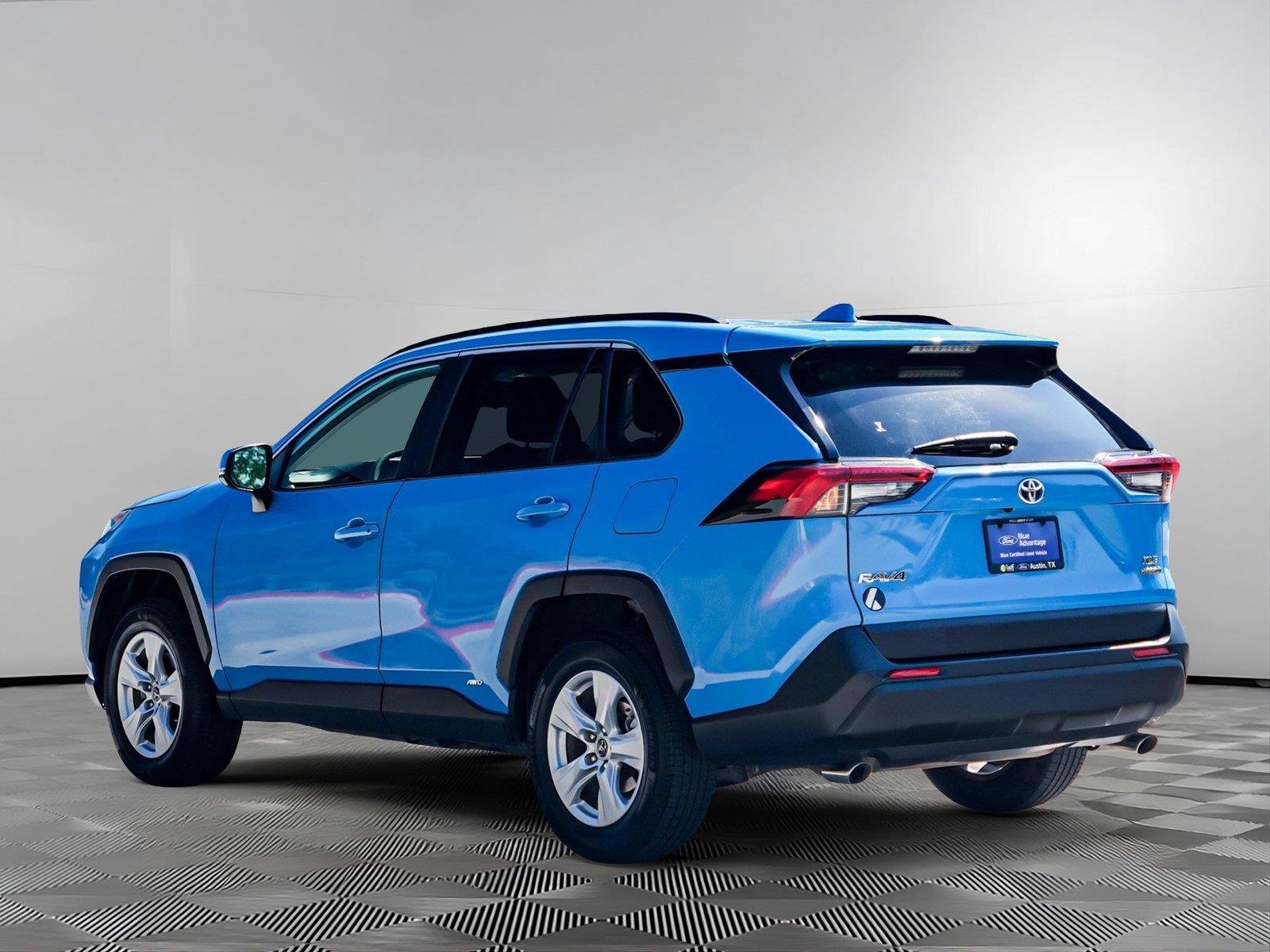 Used 2019 Toyota RAV4 XLE w/ Convenience Package AWD/4WD image 5