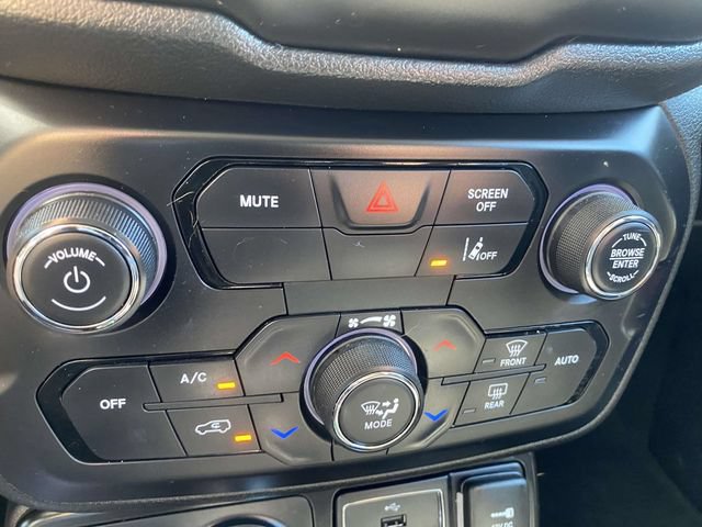 Used 2023 Jeep Renegade Trailhawk w/ Trailhawk Elite Group AWD/4WD image 26