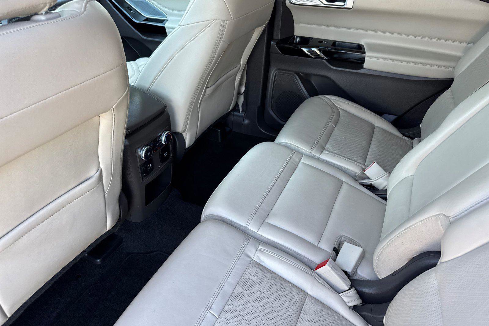 Certified 2021 Ford Explorer Platinum w/ Equipment Group 601A image 20