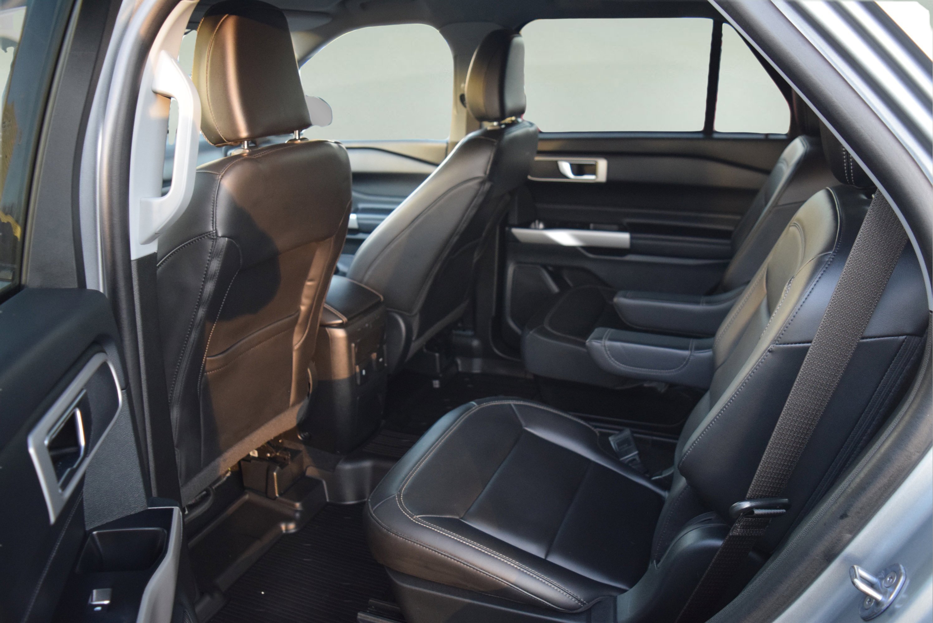 Certified 2023 Ford Explorer XLT w/ Equipment Group 202A image 7