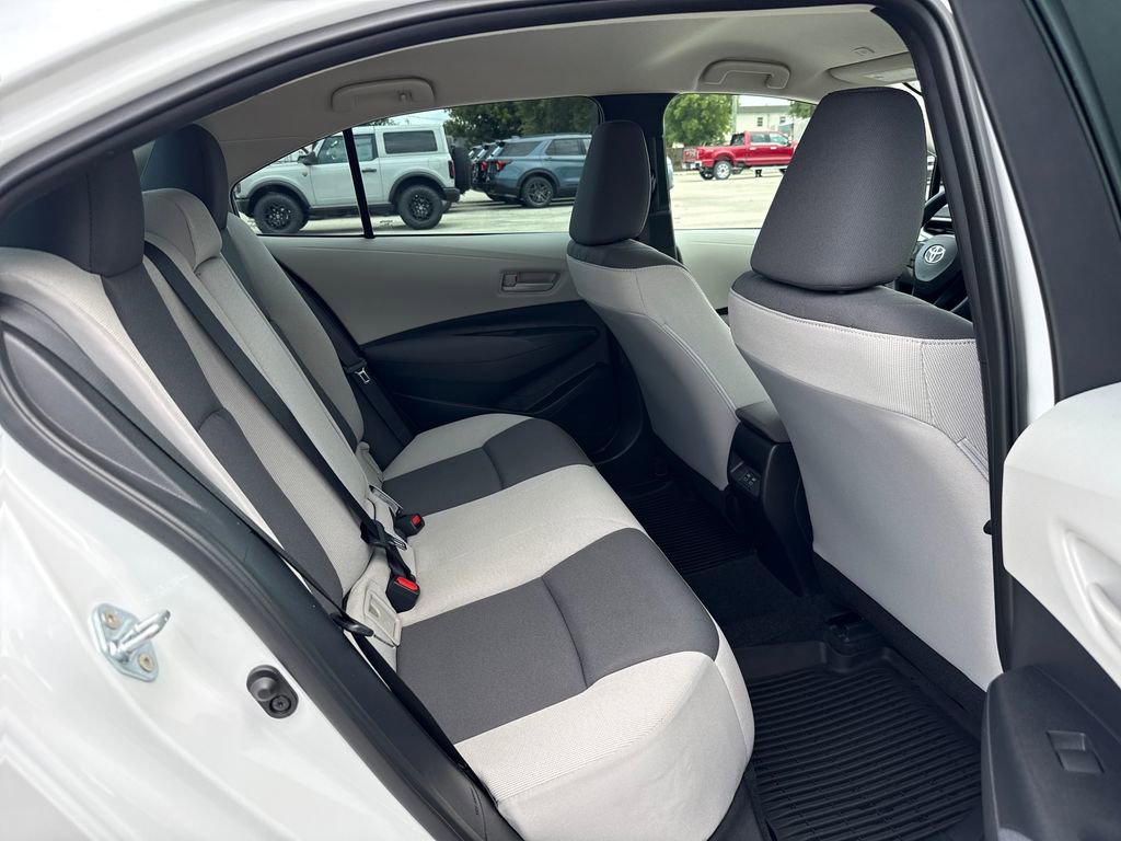 Used 2025 Toyota Corolla LE w/ Convenience Package FWD image 24