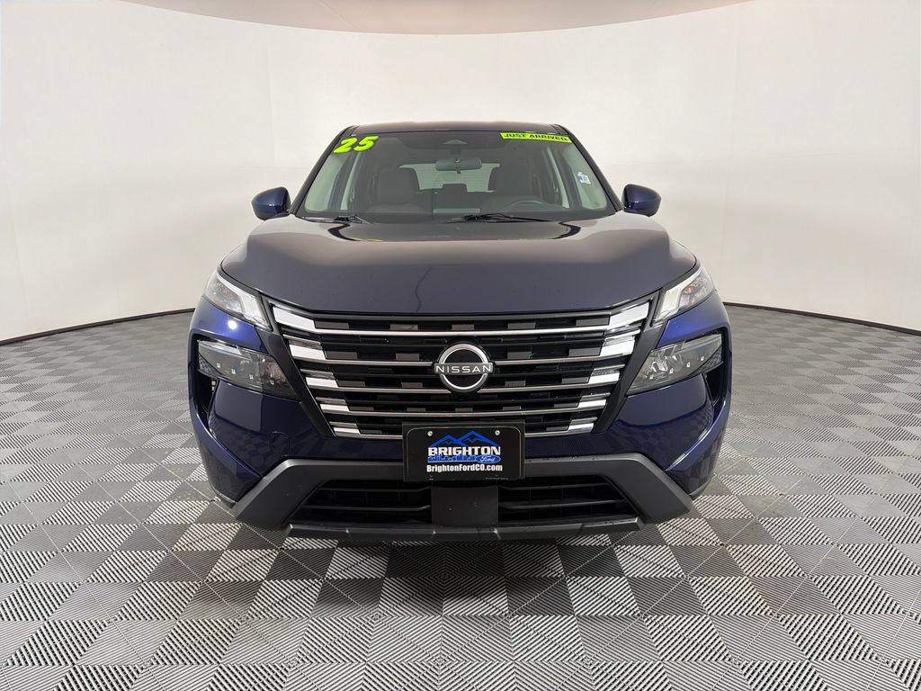 Used 2025 Nissan Rogue SV FWD image 8