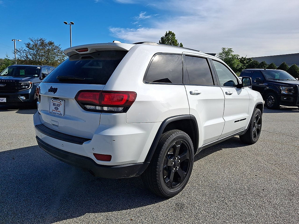 Used 2019 Jeep Grand Cherokee Laredo AWD/4WD image 53