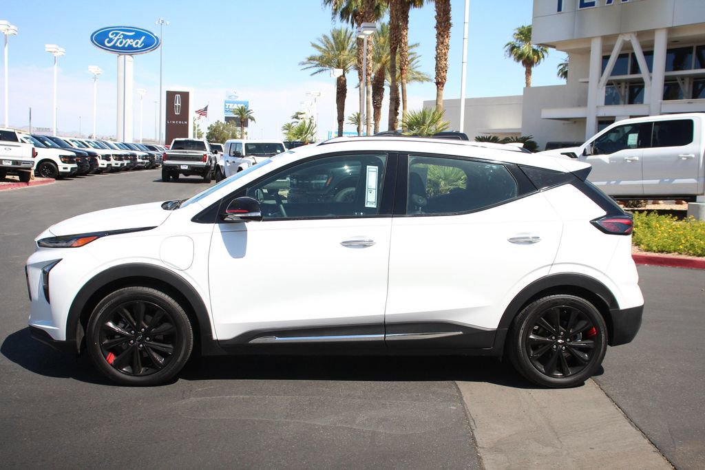 Used 2023 Chevrolet Bolt EUV Premier w/ Sun & Sound Package FWD image 4