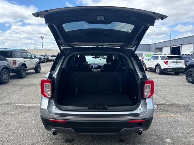 Certified 2023 Ford Explorer XLT w/ Equipment Group 202A AWD/4WD image 10