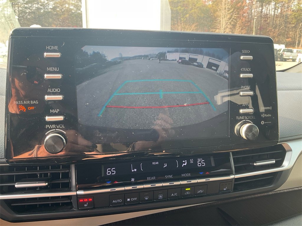 Used 2021 Toyota Sienna XLE image 25