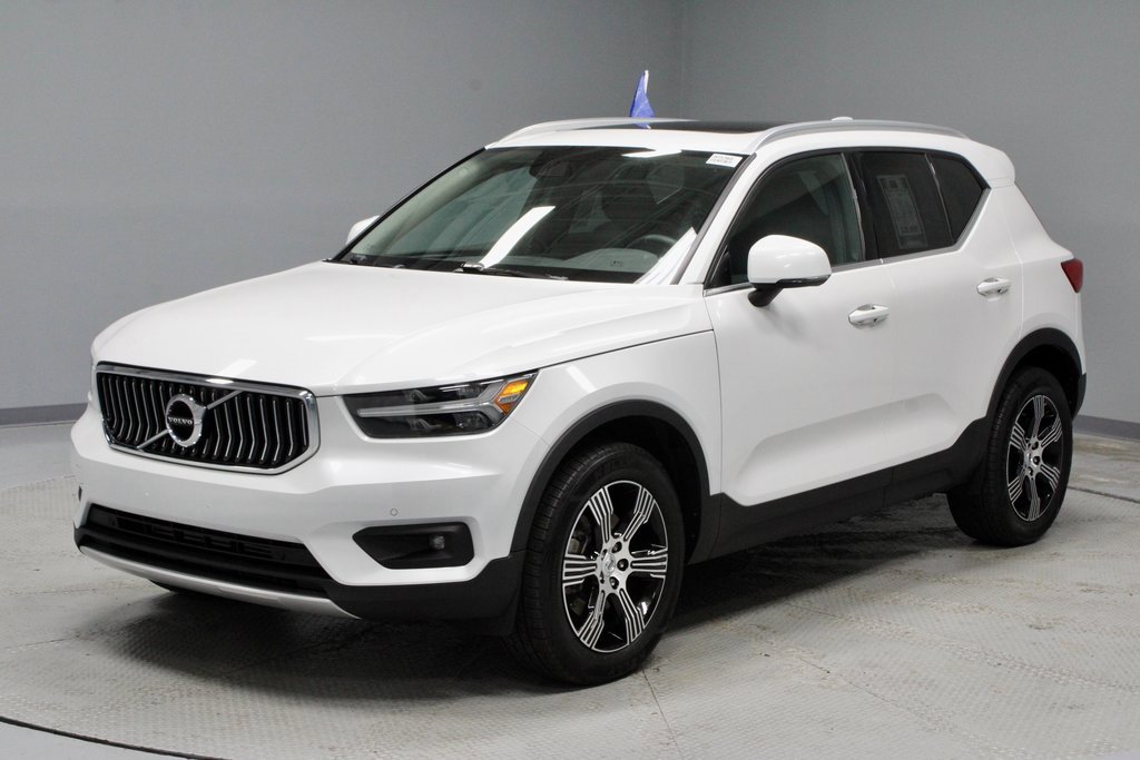 Used 2022 Volvo XC40 T5 Inscription image 9