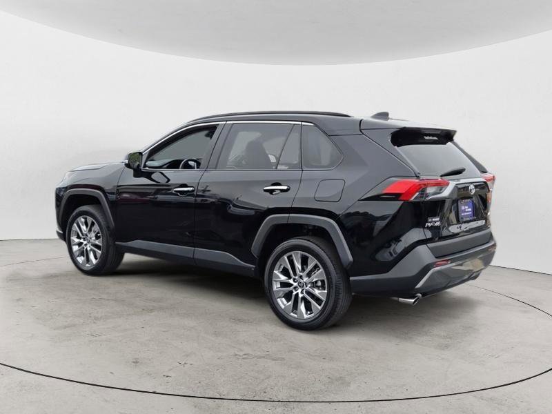 Used 2021 Toyota RAV4 Limited image 3