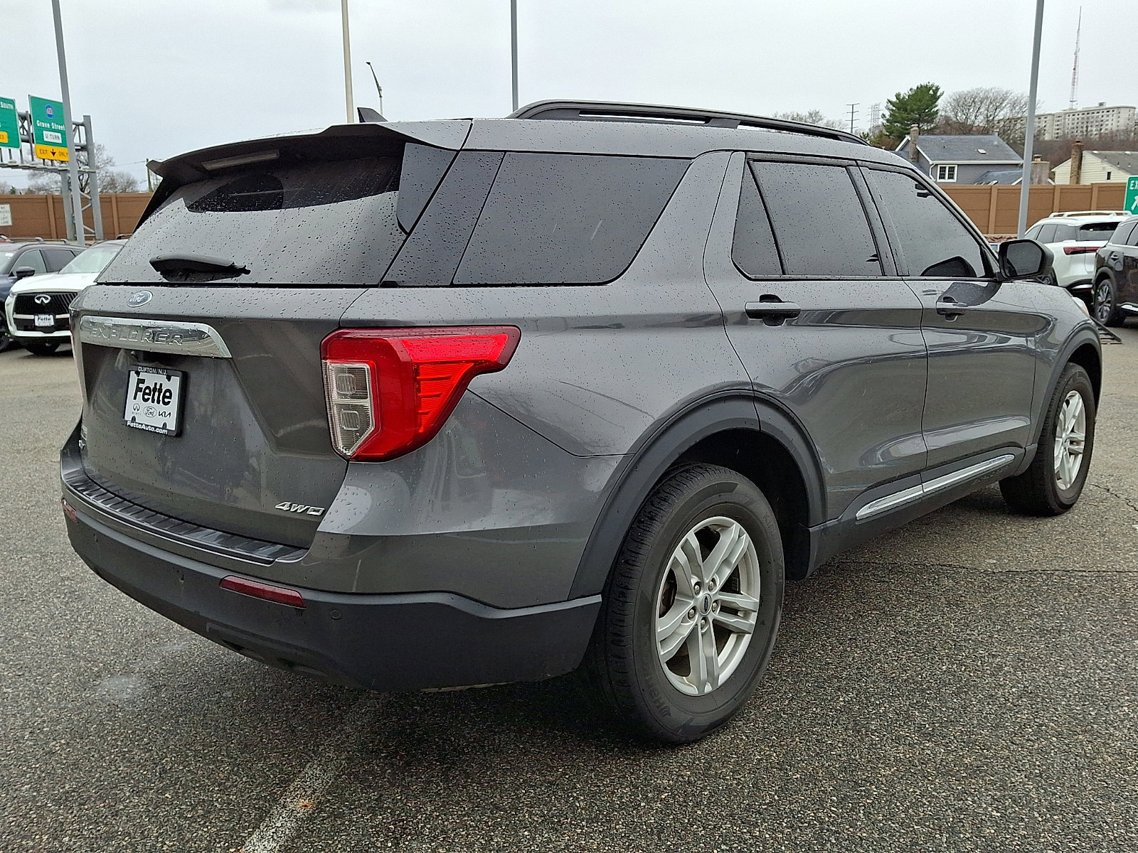 Certified 2023 Ford Explorer XLT image 2