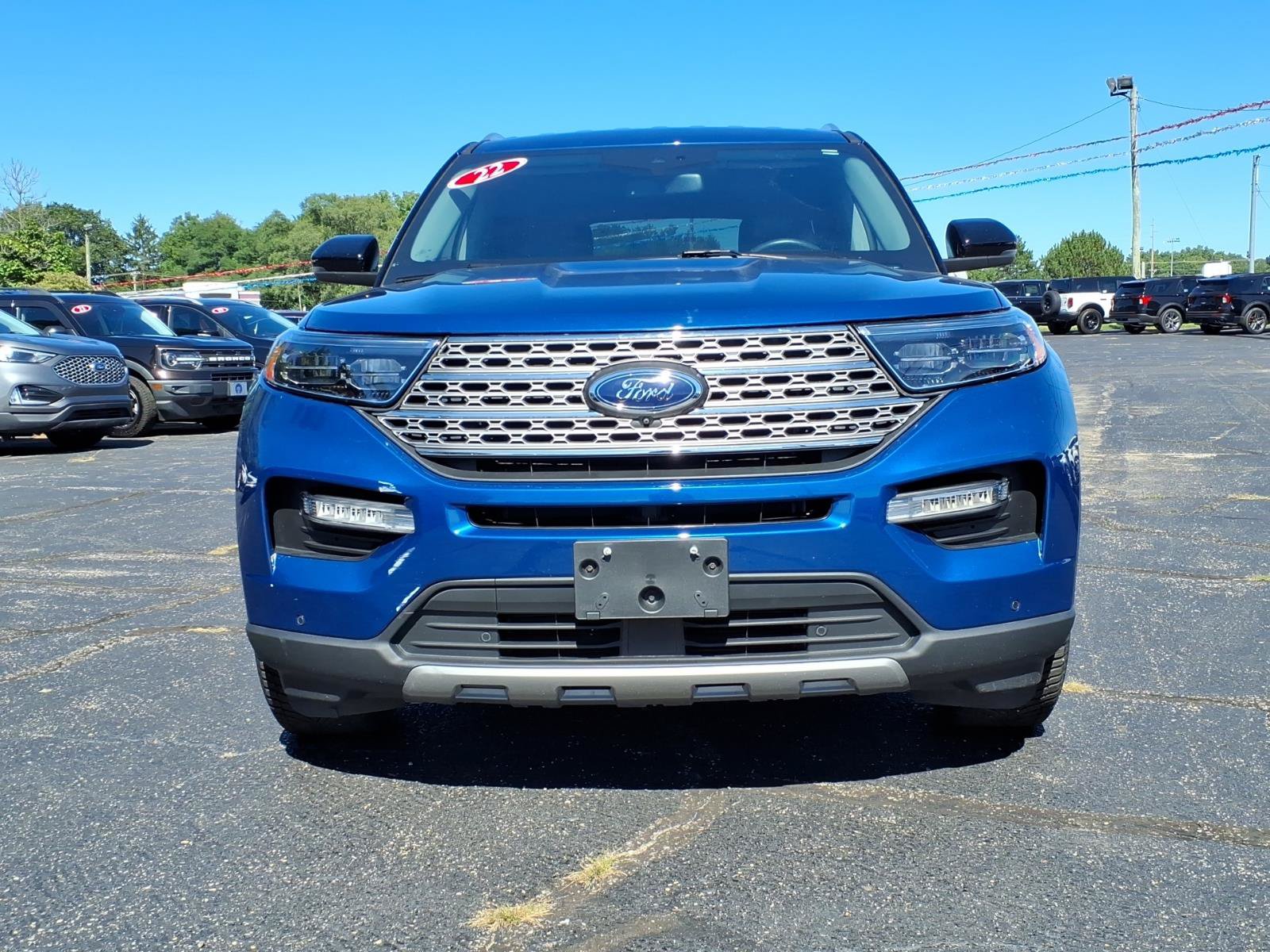Certified 2022 Ford Explorer Limited AWD/4WD image 2