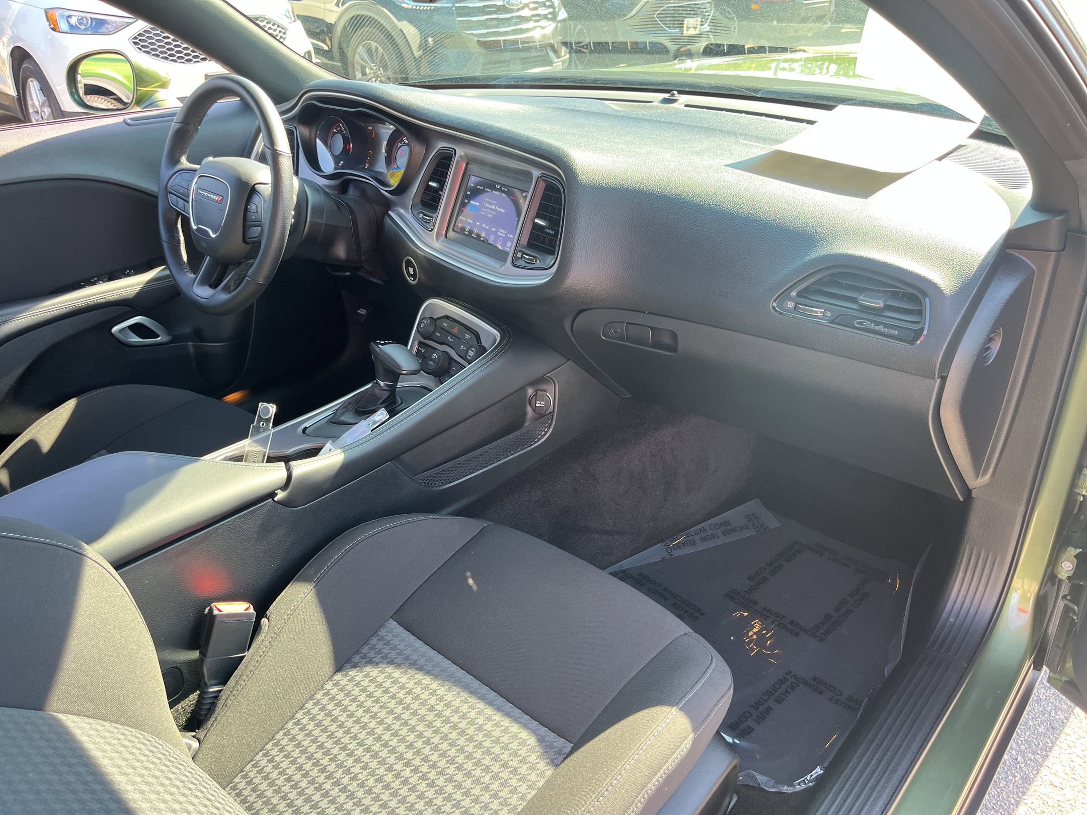 Used 2022 Dodge Challenger R/T w/ Driver Convenience Group RWD image 30