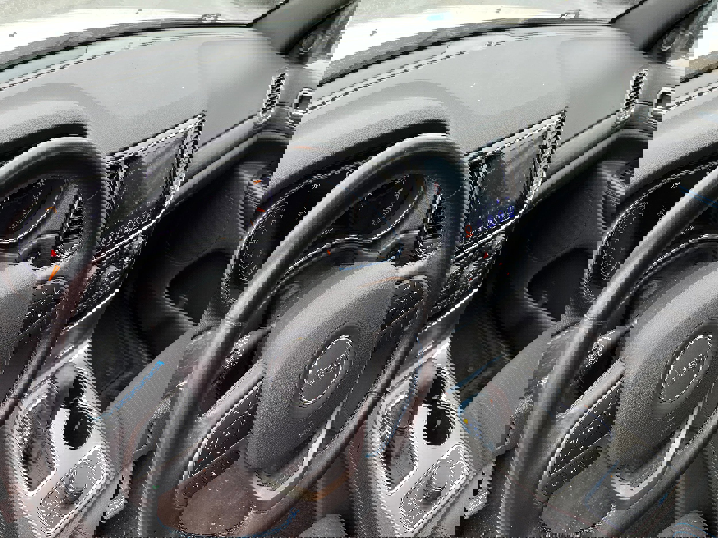 Used 2019 Jeep Grand Cherokee Laredo image 9