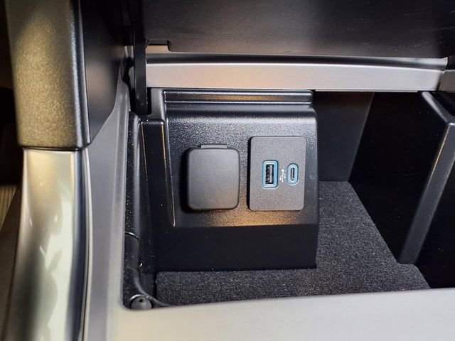 Certified 2023 Ford Explorer XLT w/ Equipment Group 202A image 9