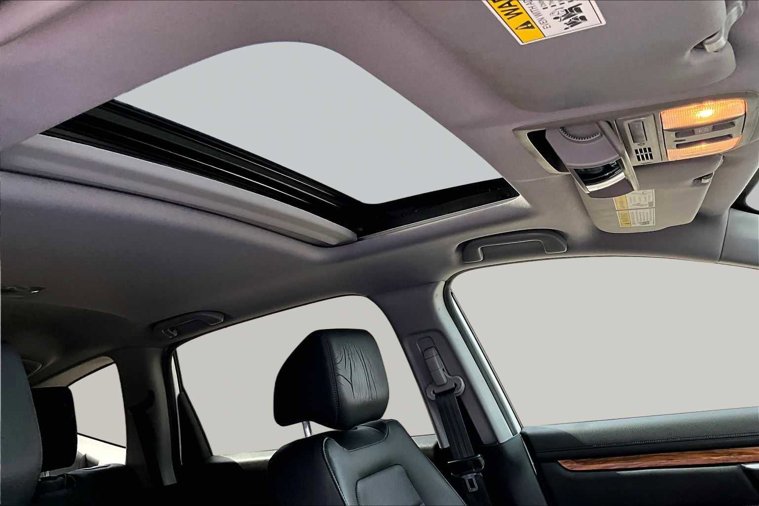Used 2017 Honda CR-V Touring image 14