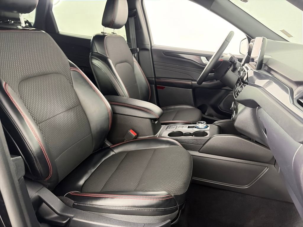 Certified 2025 Ford Escape ST-Line Select image 31