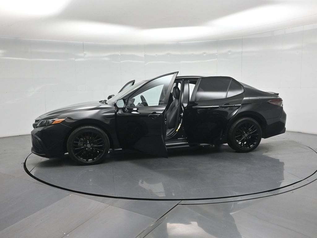 Used 2021 Toyota Camry SE w/ Convenience Package FWD image 34