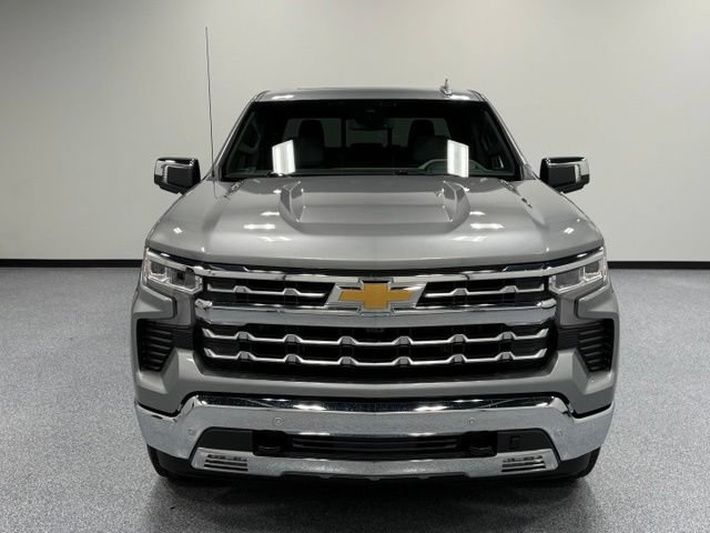 Used 2025 Chevrolet Silverado 1500 LTZ w/ LTZ Premium Package AWD/4WD image 4