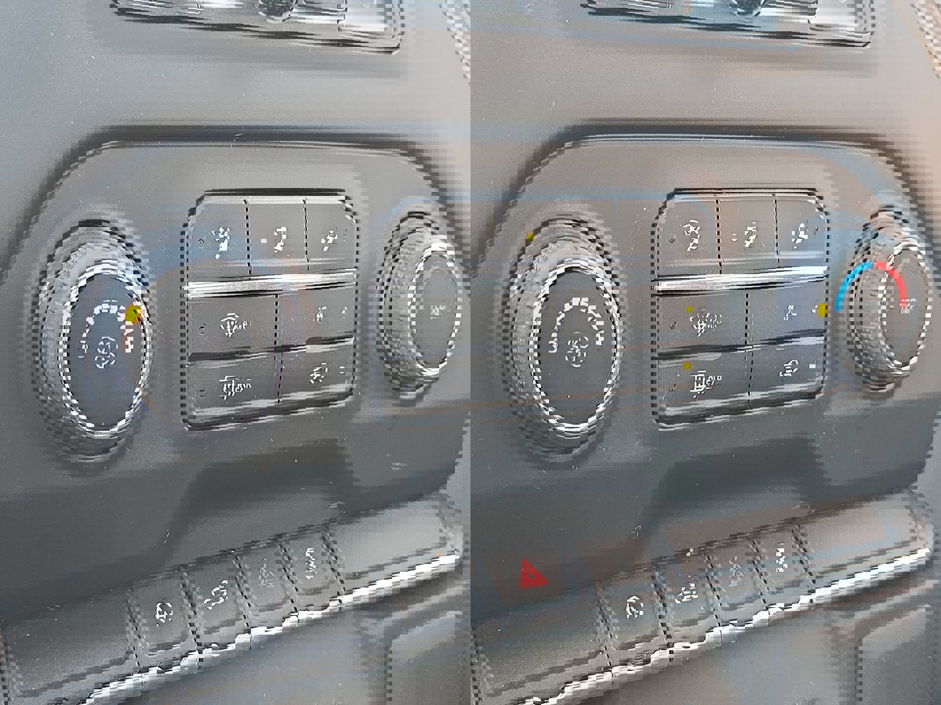 Used 2022 Chevrolet Silverado 1500 Custom image 18