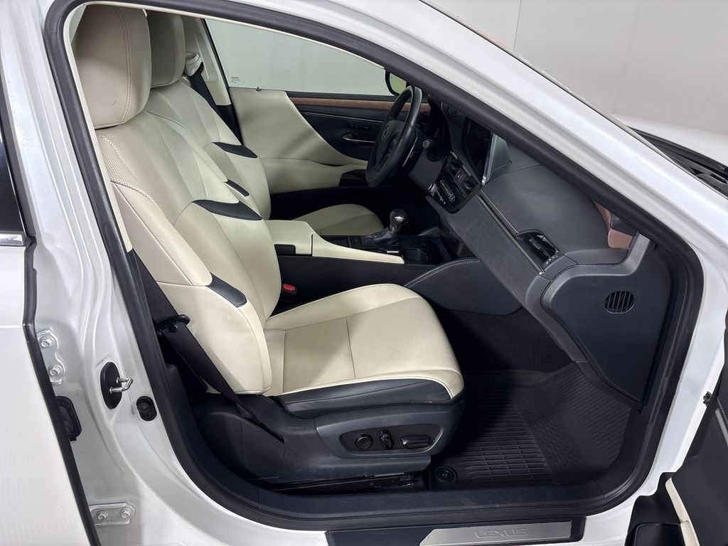 Used 2023 Lexus ES 350 w/ Premium Package FWD image 6