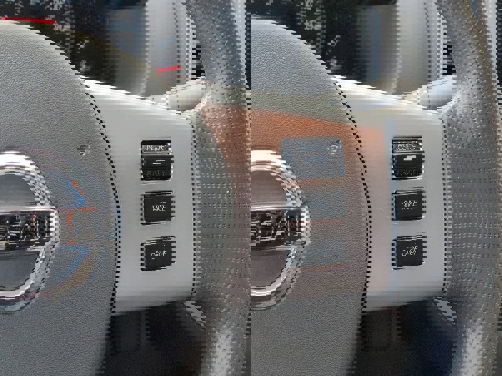 Used 2018 Nissan Frontier SV image 25