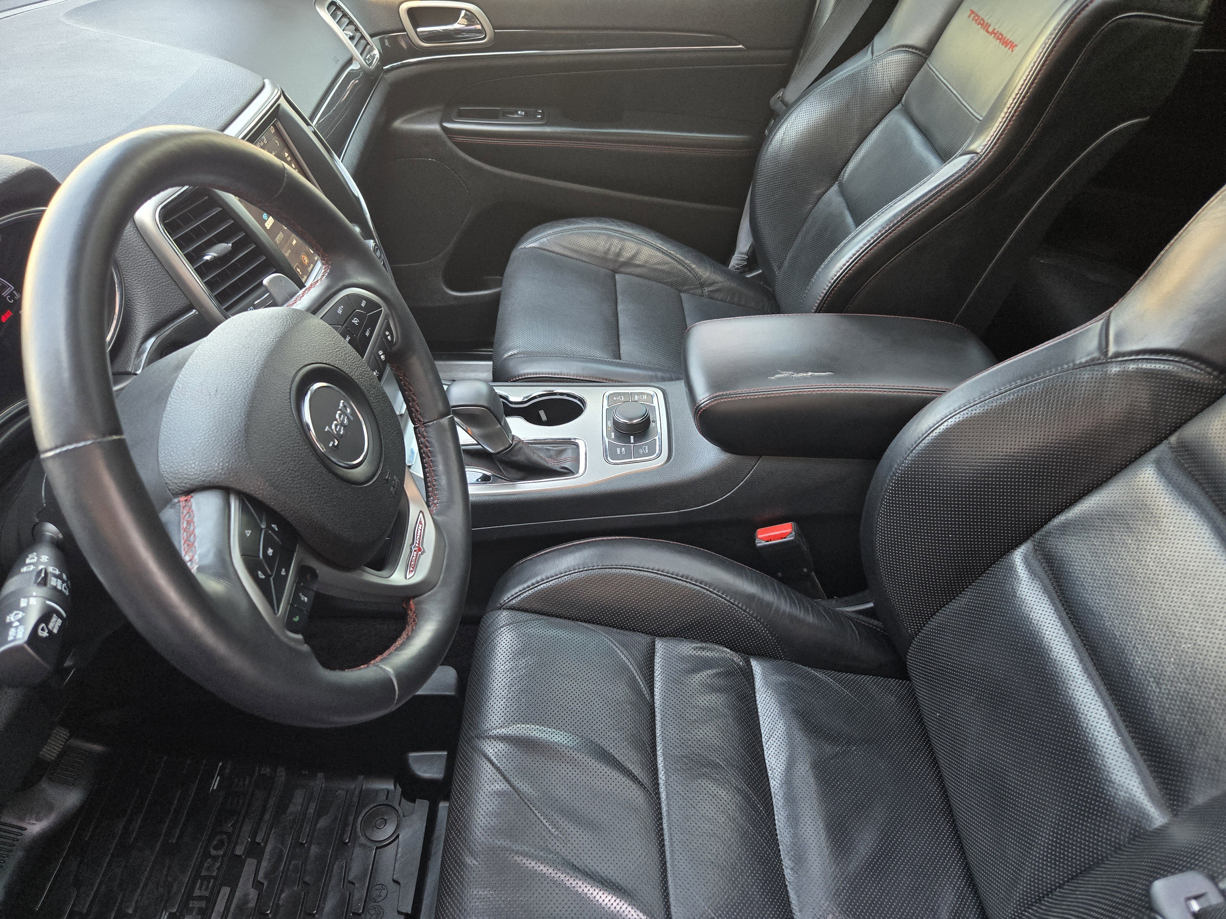Used 2018 Jeep Grand Cherokee Trailhawk w/ Trailhawk Luxury Group AWD/4WD image 9