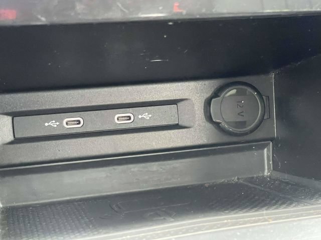 Used 2023 Volkswagen Tiguan SE w/ Panoramic Sunroof Package FWD image 29