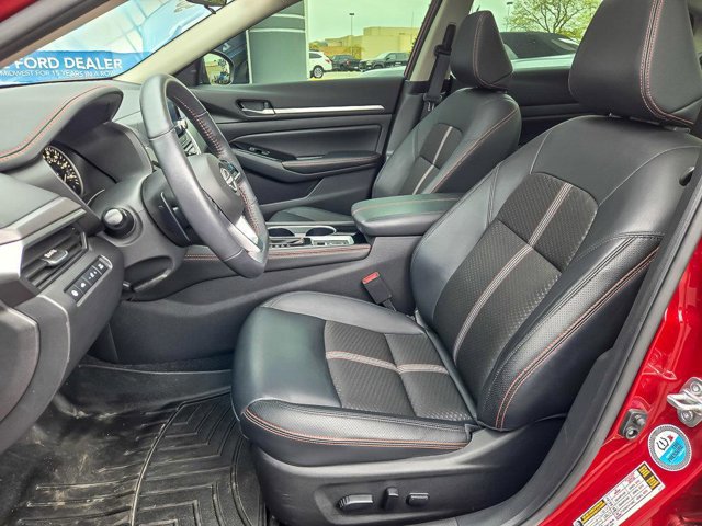 Used 2024 Nissan Altima 2.5 SR AWD/4WD image 11