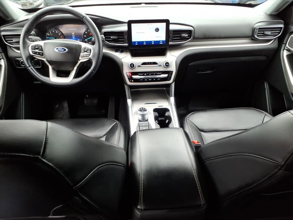 Certified 2023 Ford Explorer XLT w/ Equipment Group 202A image 10