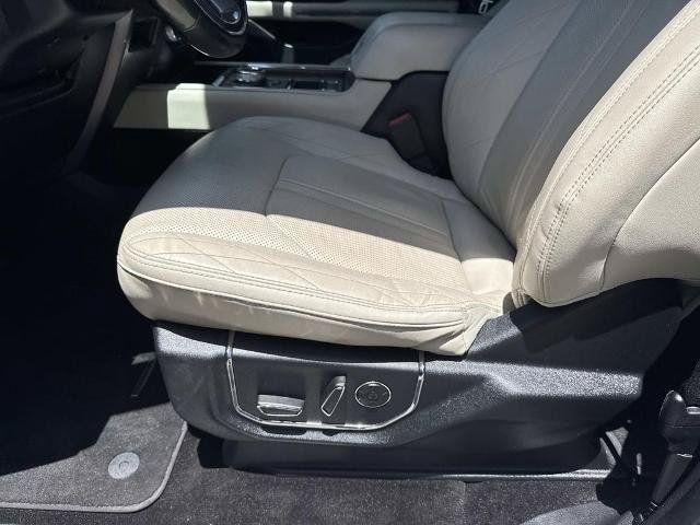 Certified 2019 Ford Expedition Max Platinum RWD image 17