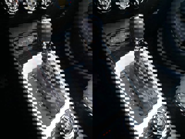 Used 2024 Hyundai Venue Limited image 27