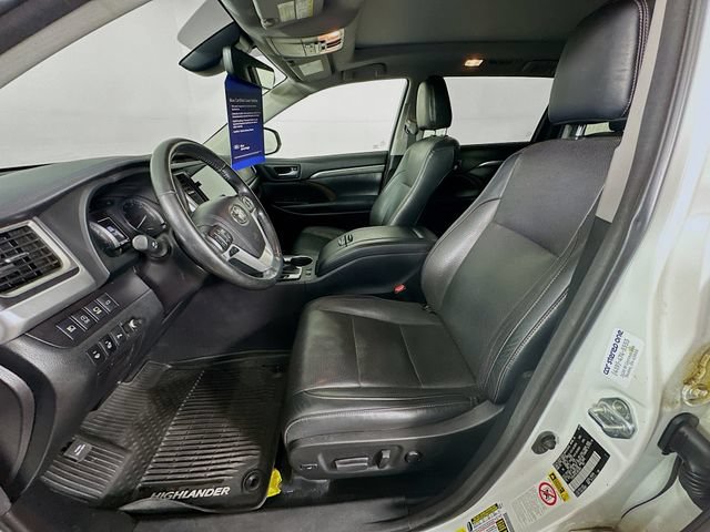Used 2018 Toyota Highlander Limited Platinum AWD/4WD image 30