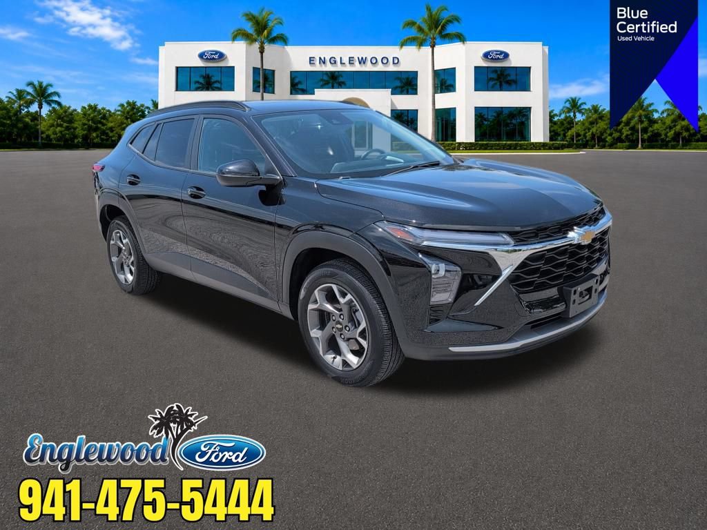 Used 2024 Chevrolet Trax LT w/ Sunroof Package FWD image 1
