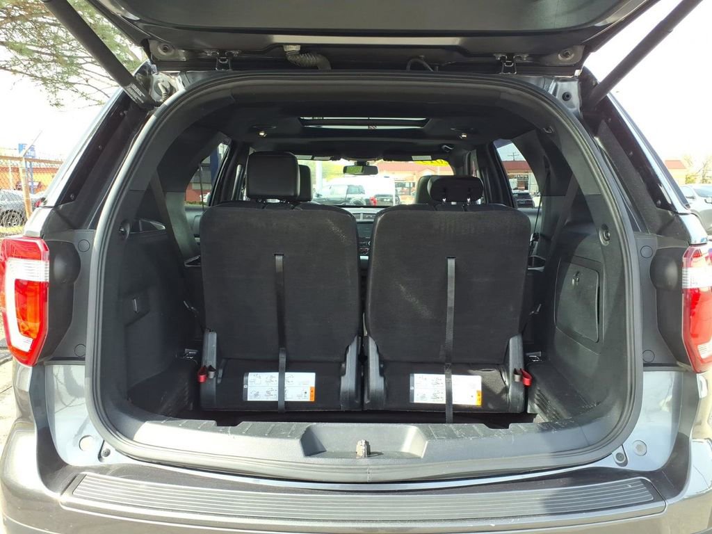 Certified 2019 Ford Explorer XLT w/ Equipment Group 202A image 10