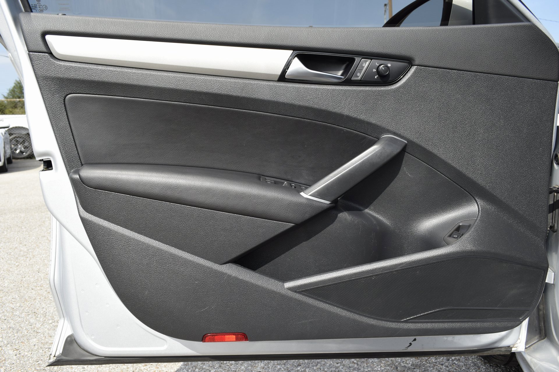 Used 2020 Volkswagen Passat 2.0T SE image 19