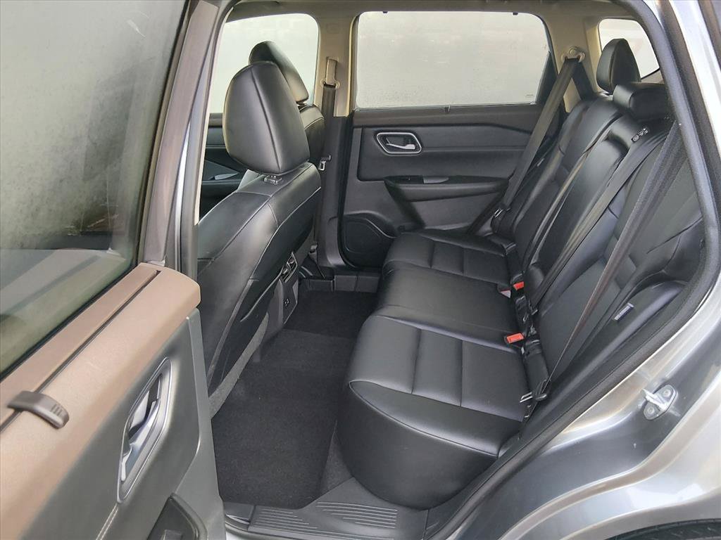 Used 2021 Nissan Rogue SV w/ Premium Package FWD image 14