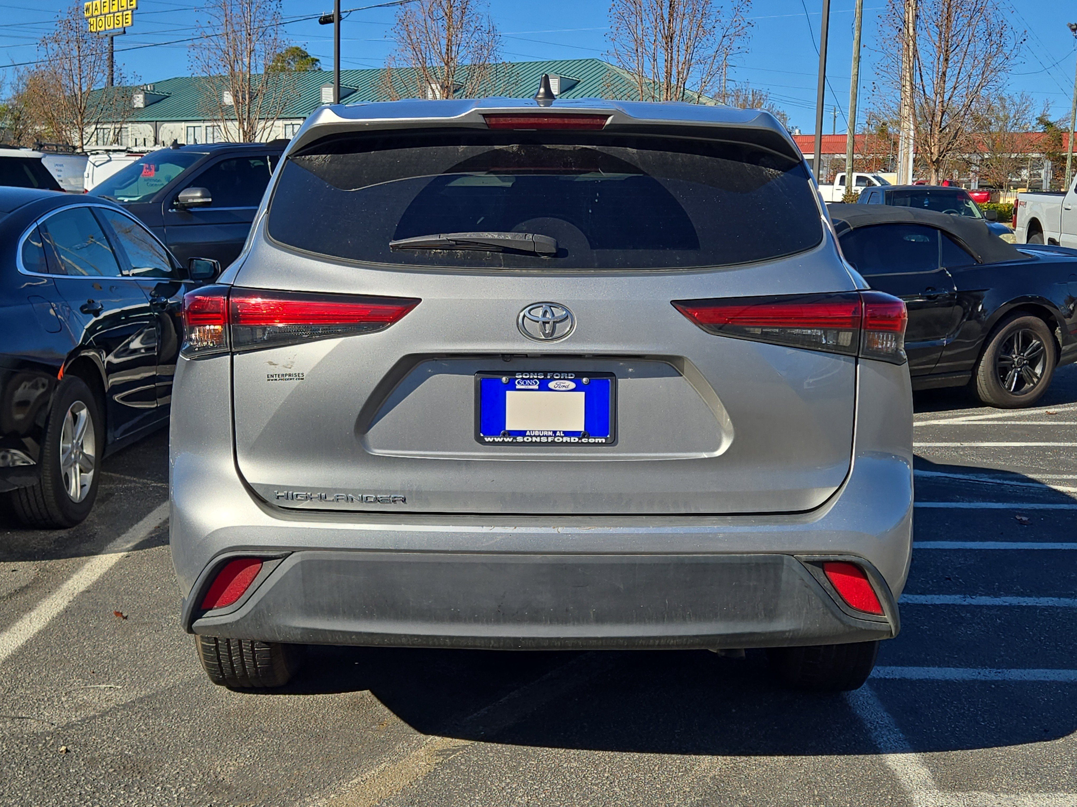 Used 2022 Toyota Highlander L image 5