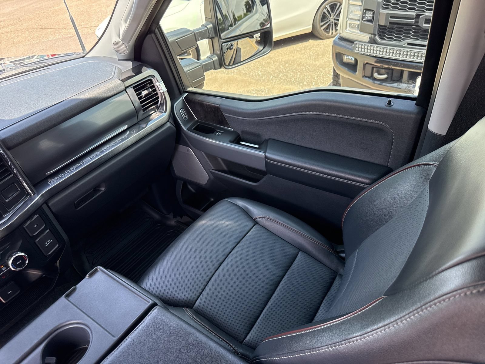 Certified 2023 Ford F350 Lariat w/ Sport Appearance Package AWD/4WD image 29