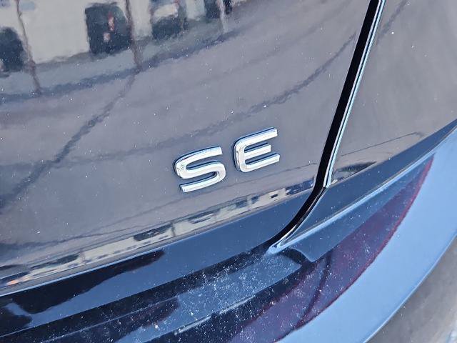 Used 2024 Volkswagen Jetta SE w/ Panoramic Sunroof Package FWD image 5