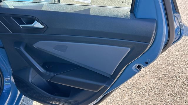 Used 2025 Volkswagen Jetta SE image 12