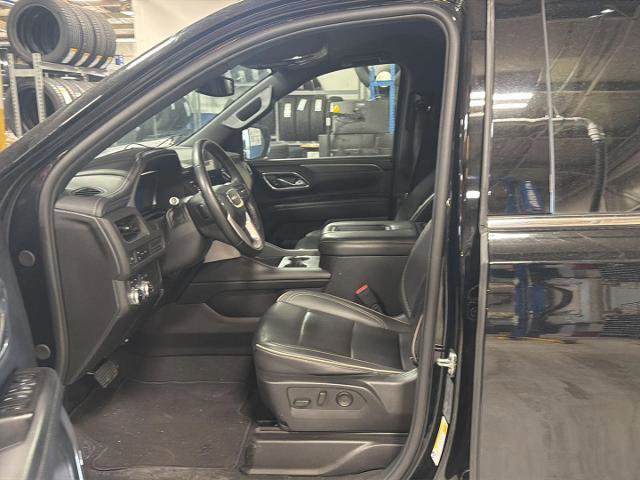 Used 2024 GMC Yukon SLT AWD/4WD image 5