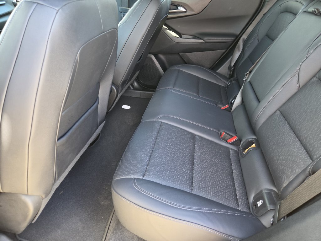 Used 2025 Chevrolet Equinox LT w/ Convenience Package II FWD image 28