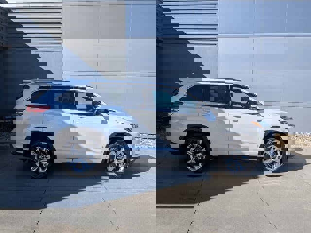 Used 2017 Toyota Highlander Limited image 6